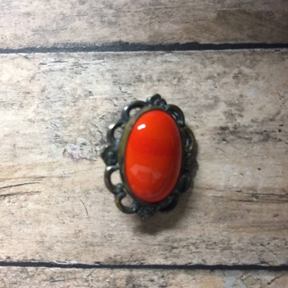 Tiny vintage lapel pin